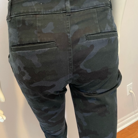 Calvin Klein - Blue Camo - Ankle Length Dress Pants. - Picture 5 of 5